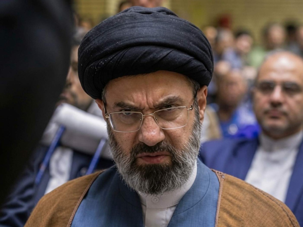 Major update on possible US diplomatic relations with Iranian official at public gathering