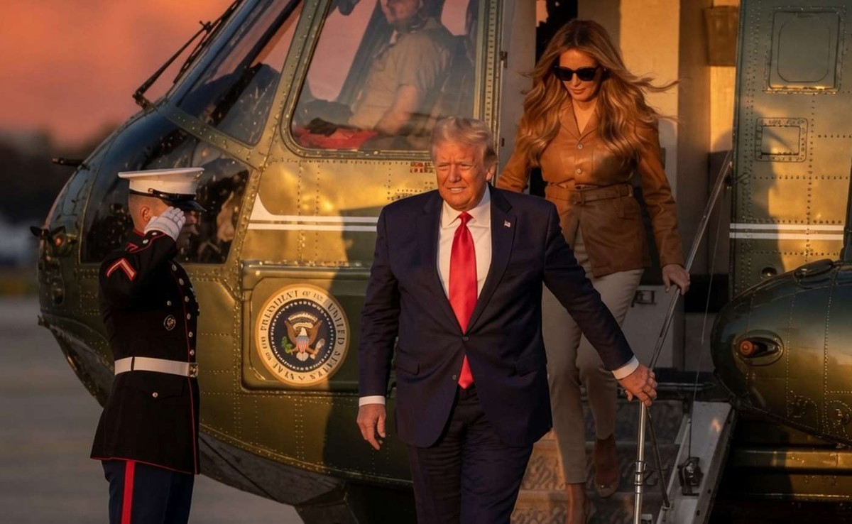Marine One forced to make emergency landing with Trump and Melania boarding presidential helicopter