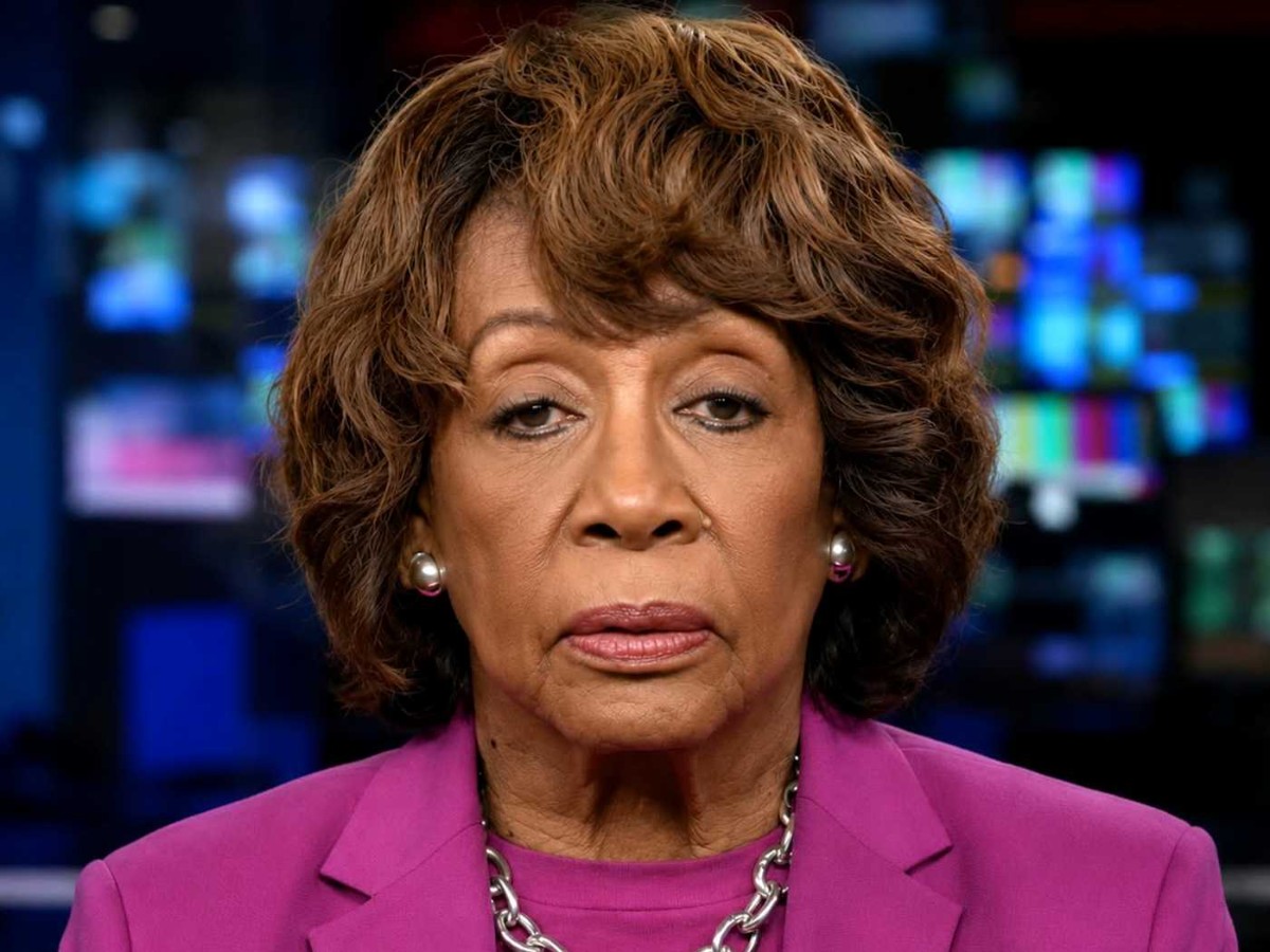 Maxine Waters age limit debate focuses on congressional term restrictions and age eligibility requirements