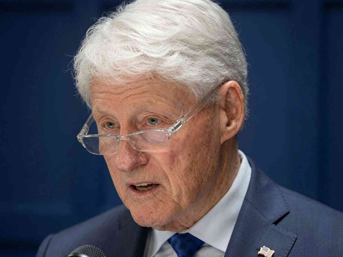 Bill Clinton fact check: Former president speaking at podium with microphone during public address