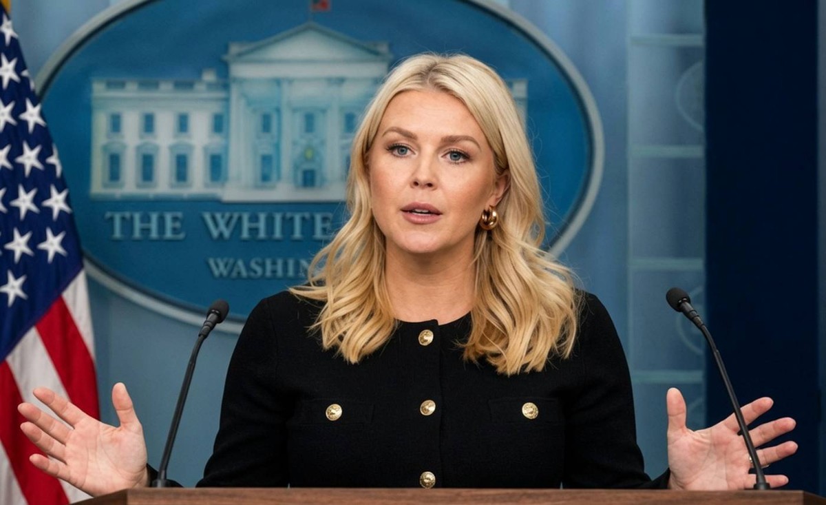 Karoline Leavitt discusses maternity leave policy at White House podium